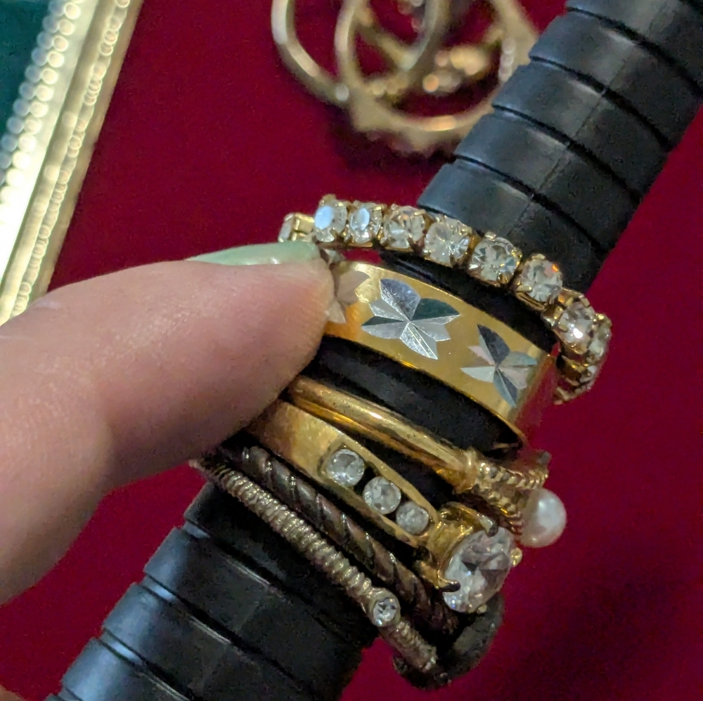 Gold Ring Lot - Picture 8 of 16